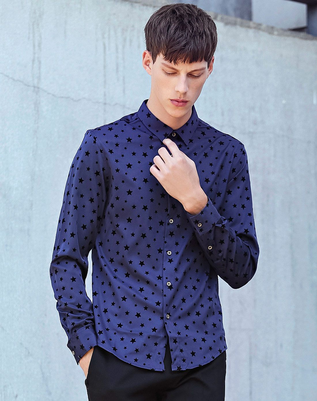 男宝蓝色长袖衬衫