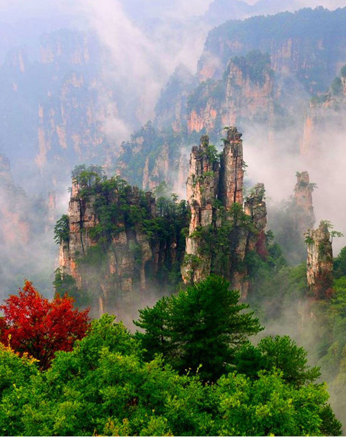 【张家界森林公园】—黄龙洞—天门山—湘西凤凰5日4晚跟团游(有效期