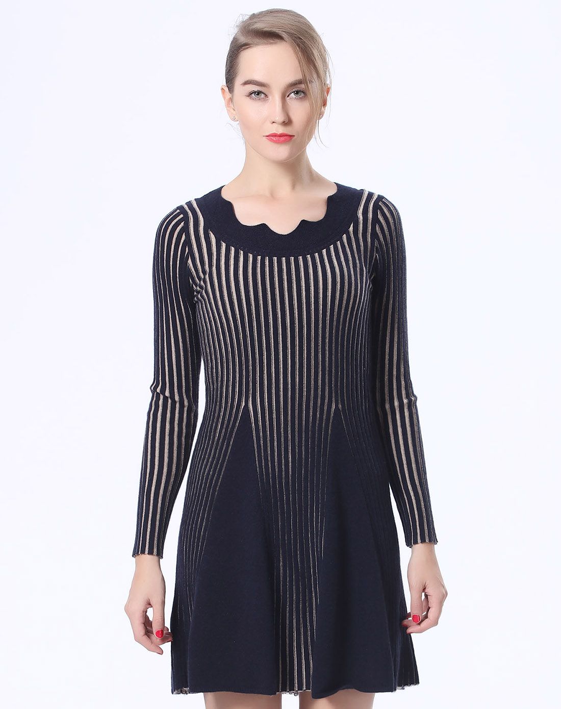 圆领条纹修身羊绒连衣裙