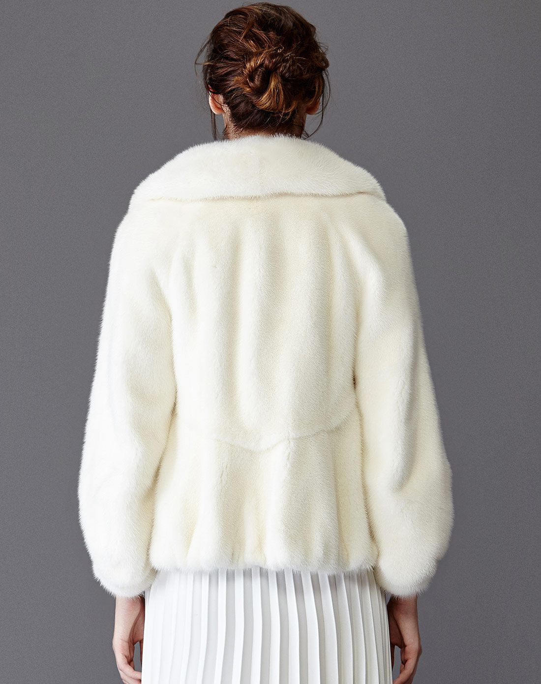 白色进口水貂皮草外套