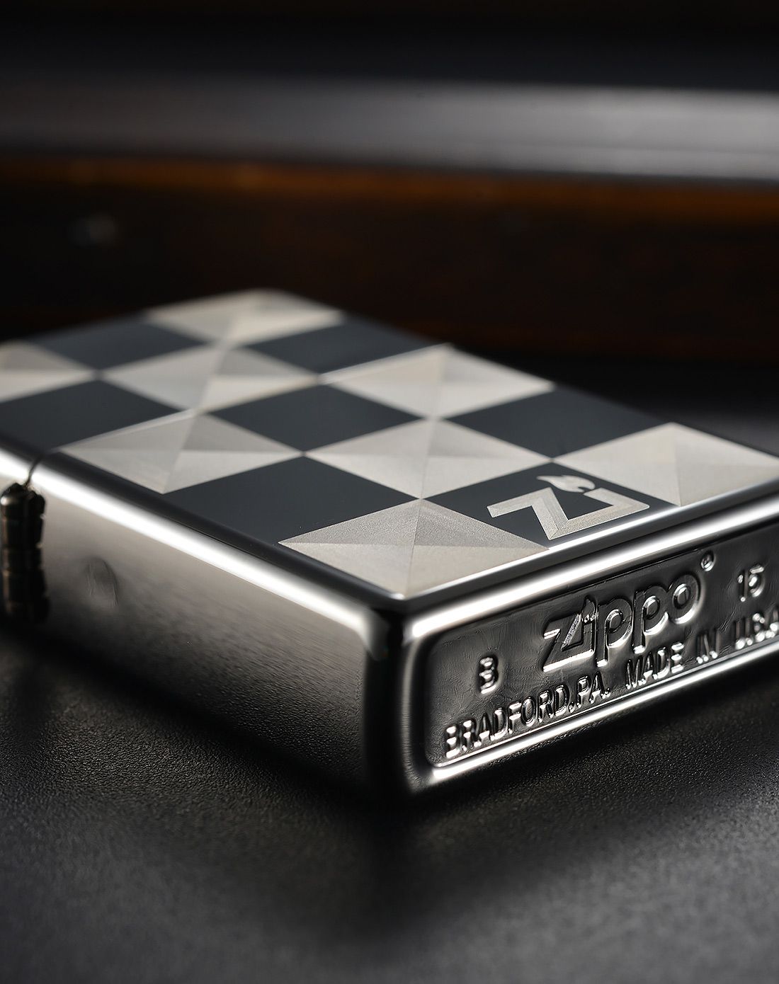 zippo 黑冰双刻芝宝经典方格