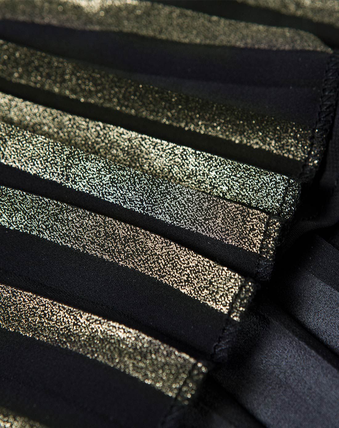 金色印花飘逸浪漫烫金压褶半身裙