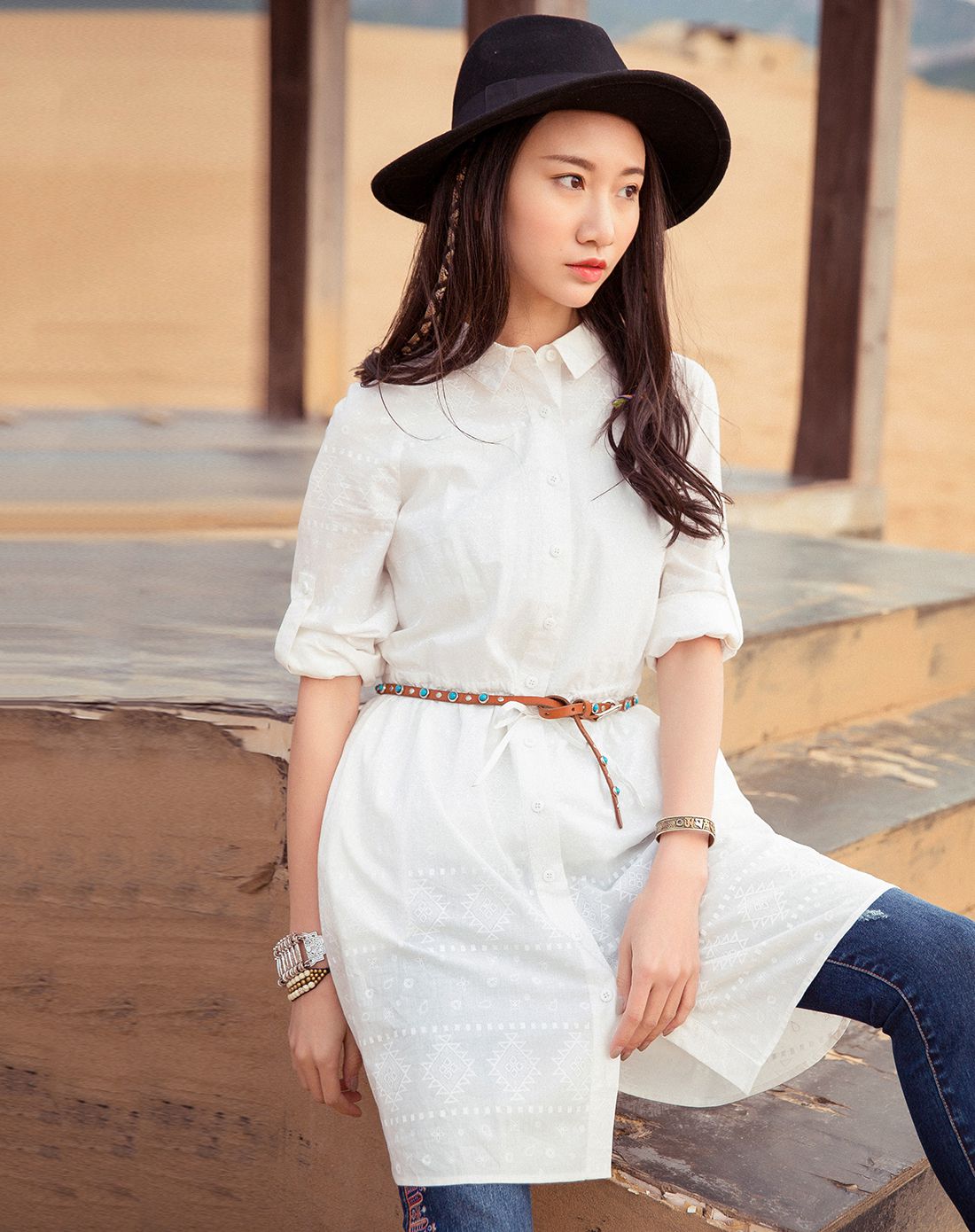 裂帛&莲灿女装裂帛 白色文艺风翻领长袖抽绳收腰暗纹布连衣裙