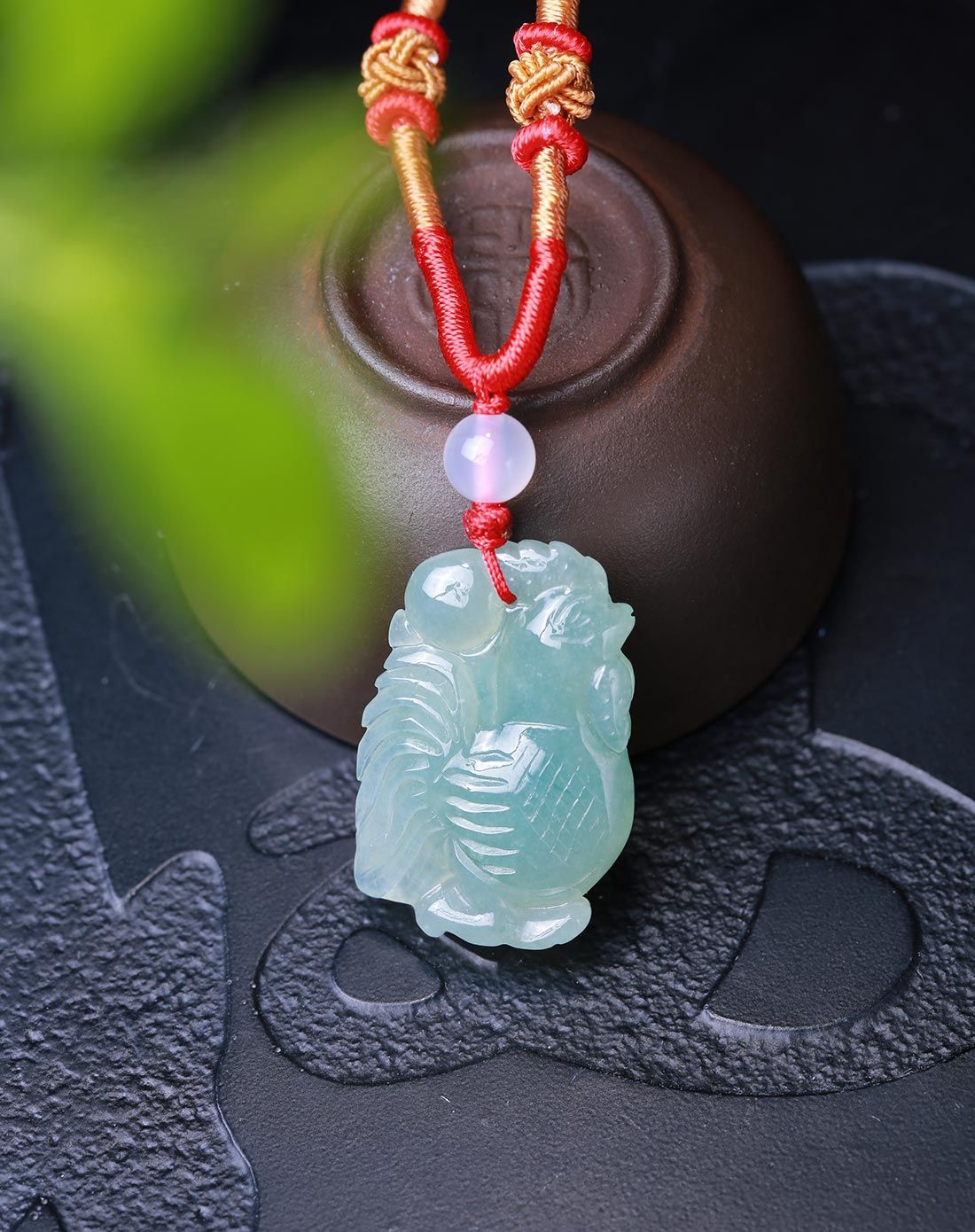 > 天然a货翡翠生肖鸡吊坠