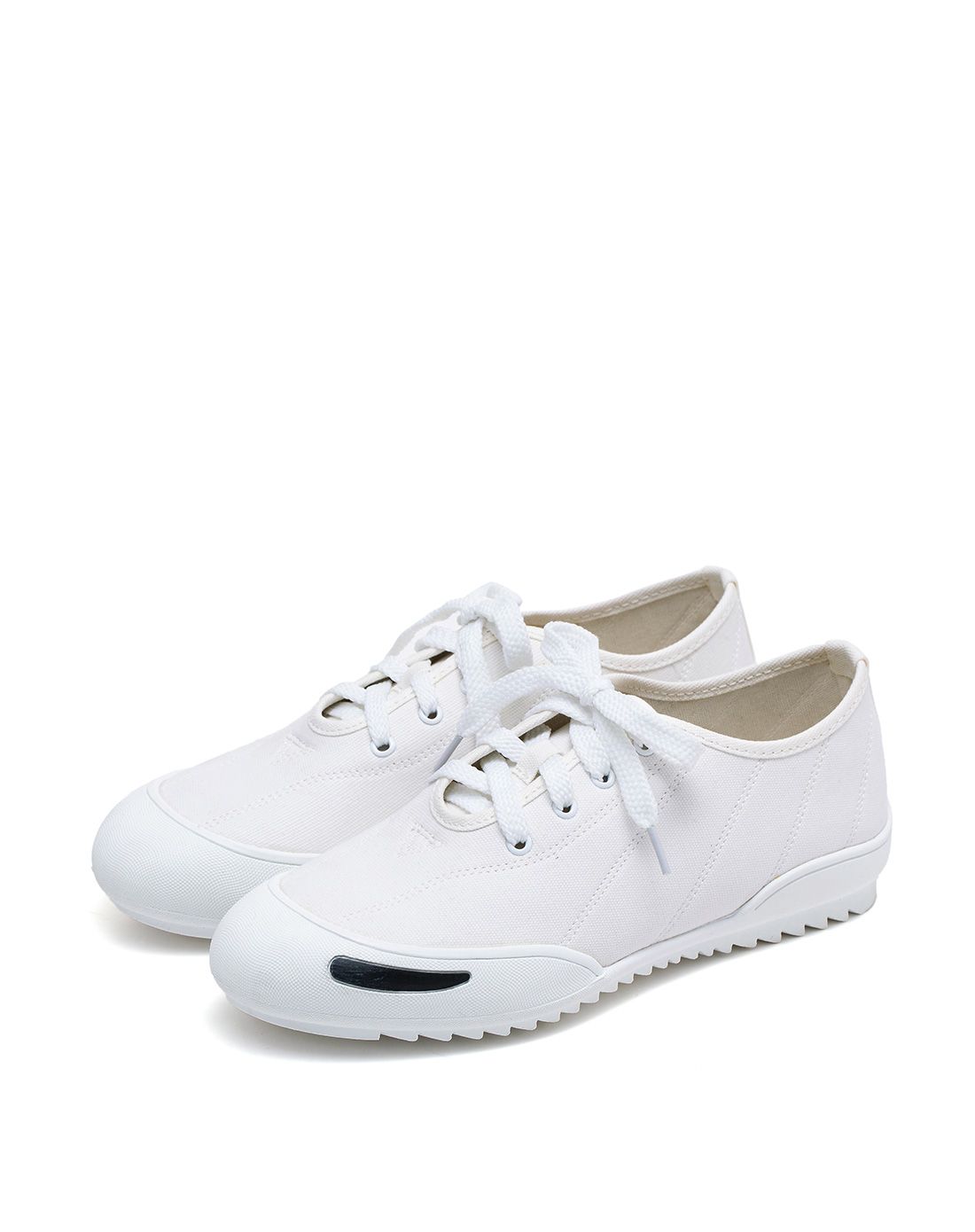 2016新款白色青春活力时尚系带布鞋