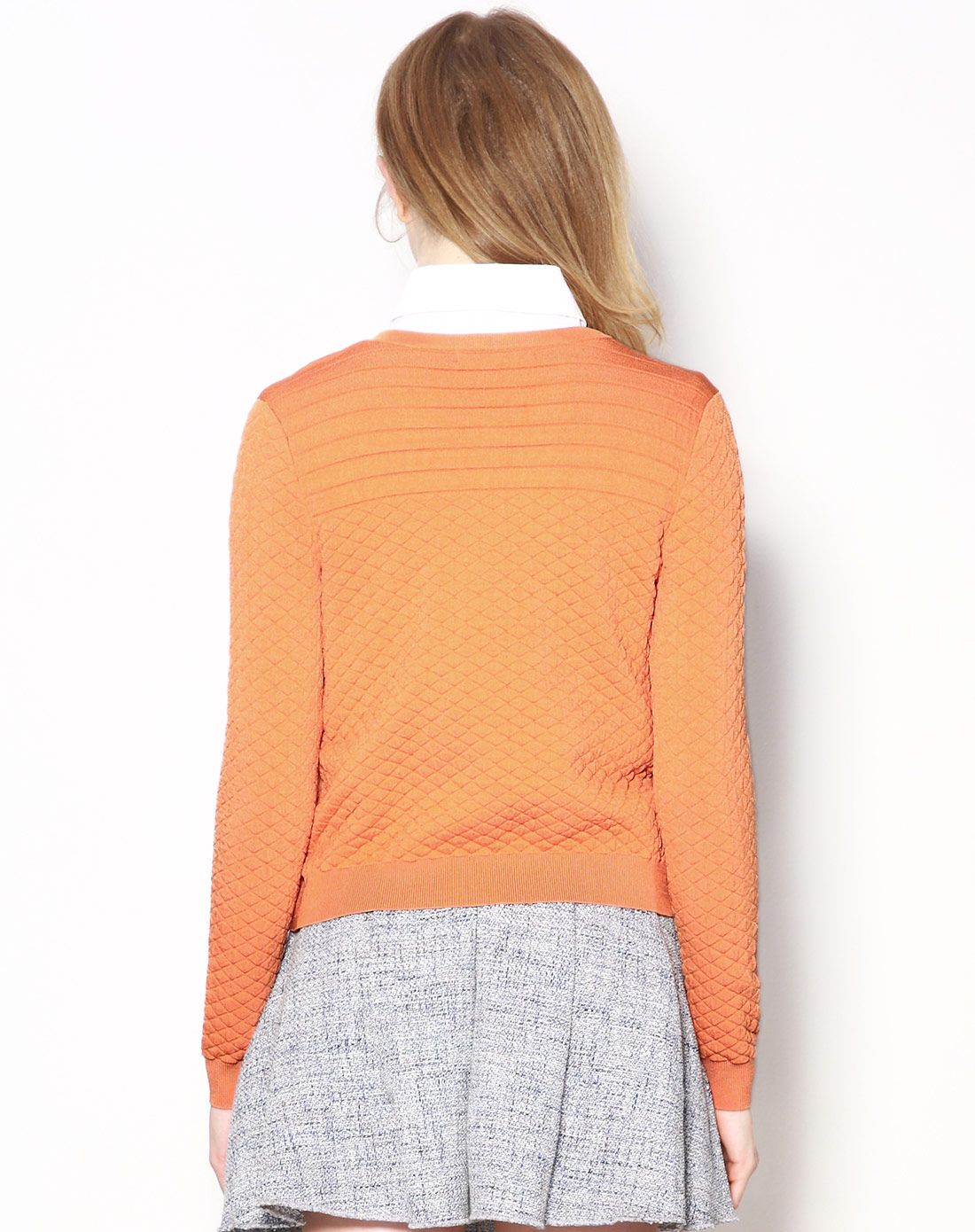 浅桔黄长袖短款小扣针织衫