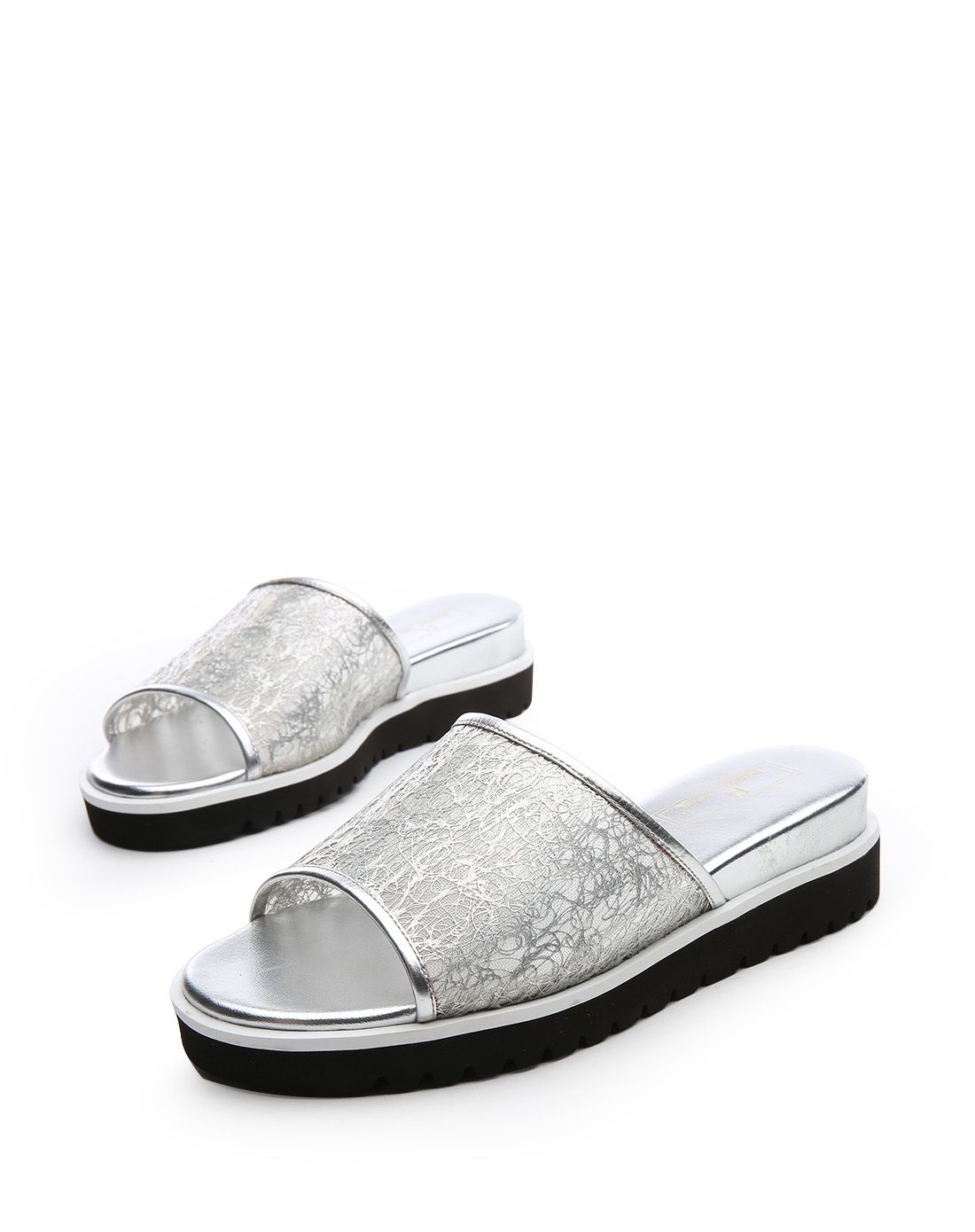 鸟巢织物/牛漆皮休闲银色平底凉拖鞋