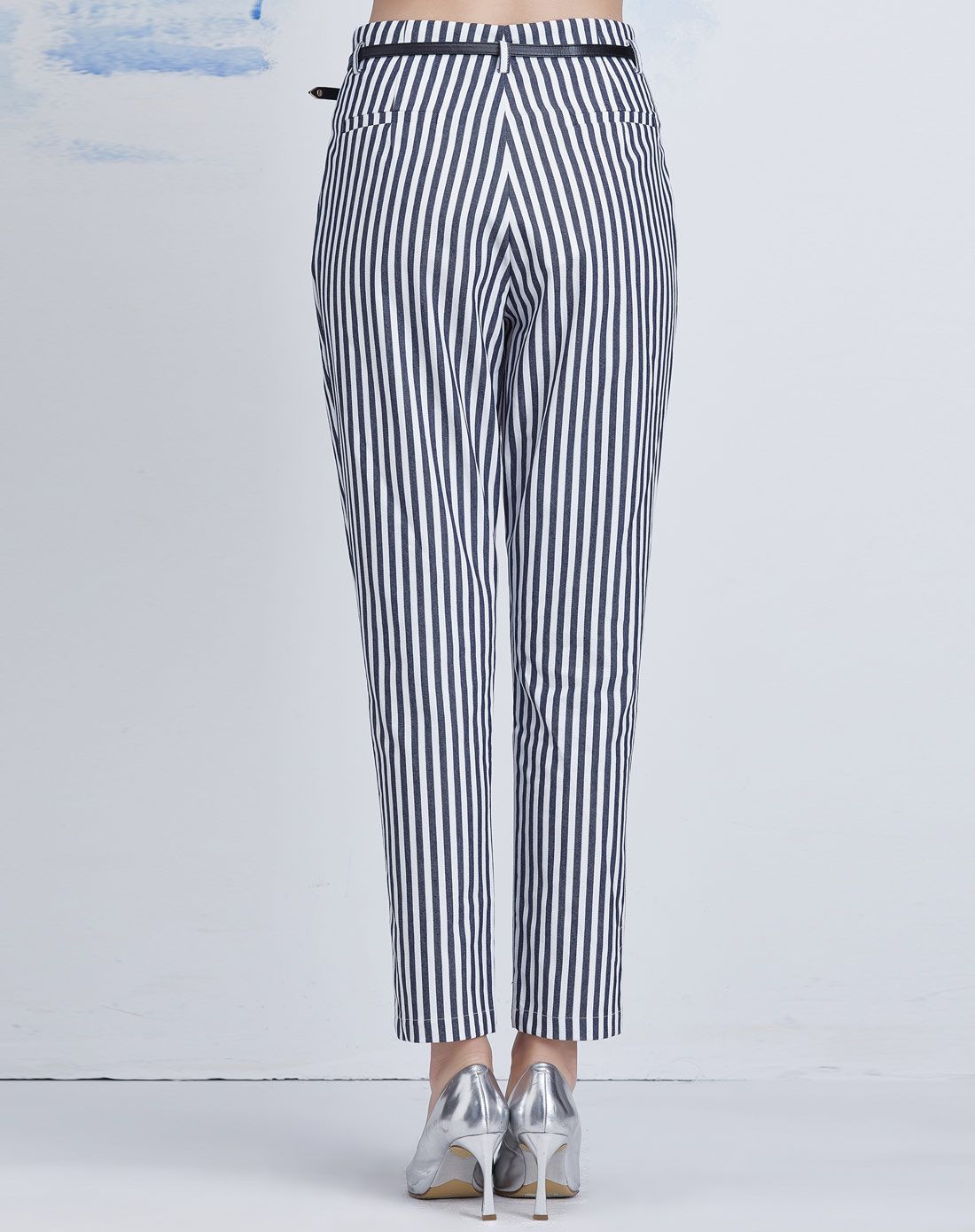 时尚潮搭显瘦条纹小脚长裤
