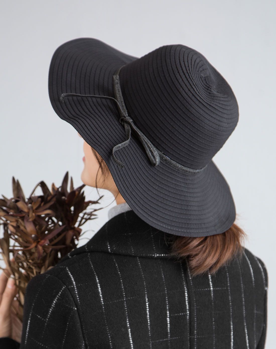 茵曼 黑色复古英伦风蝴蝶结草帽遮阳礼帽大檐沙滩帽子