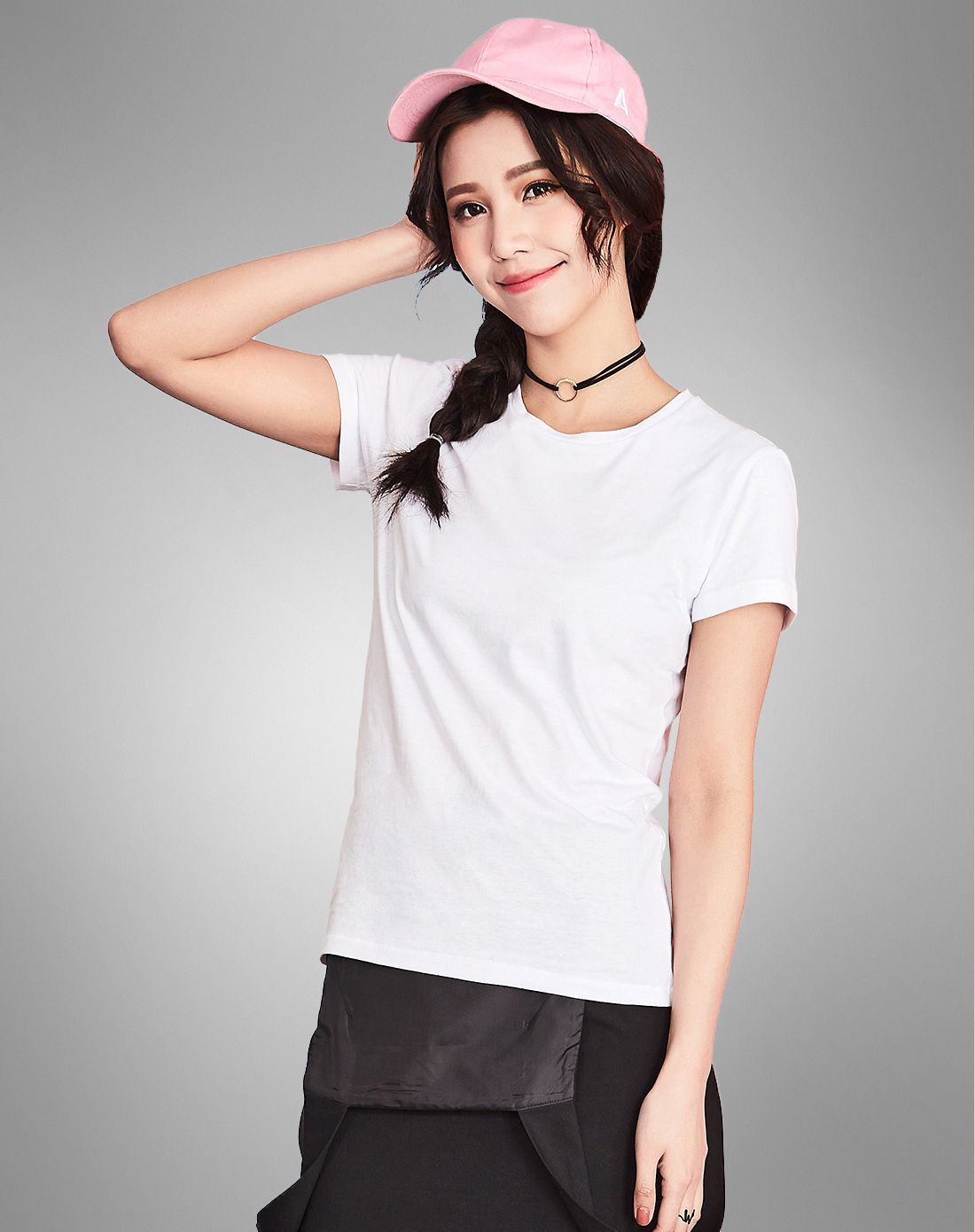 女式白色舒适基础t恤