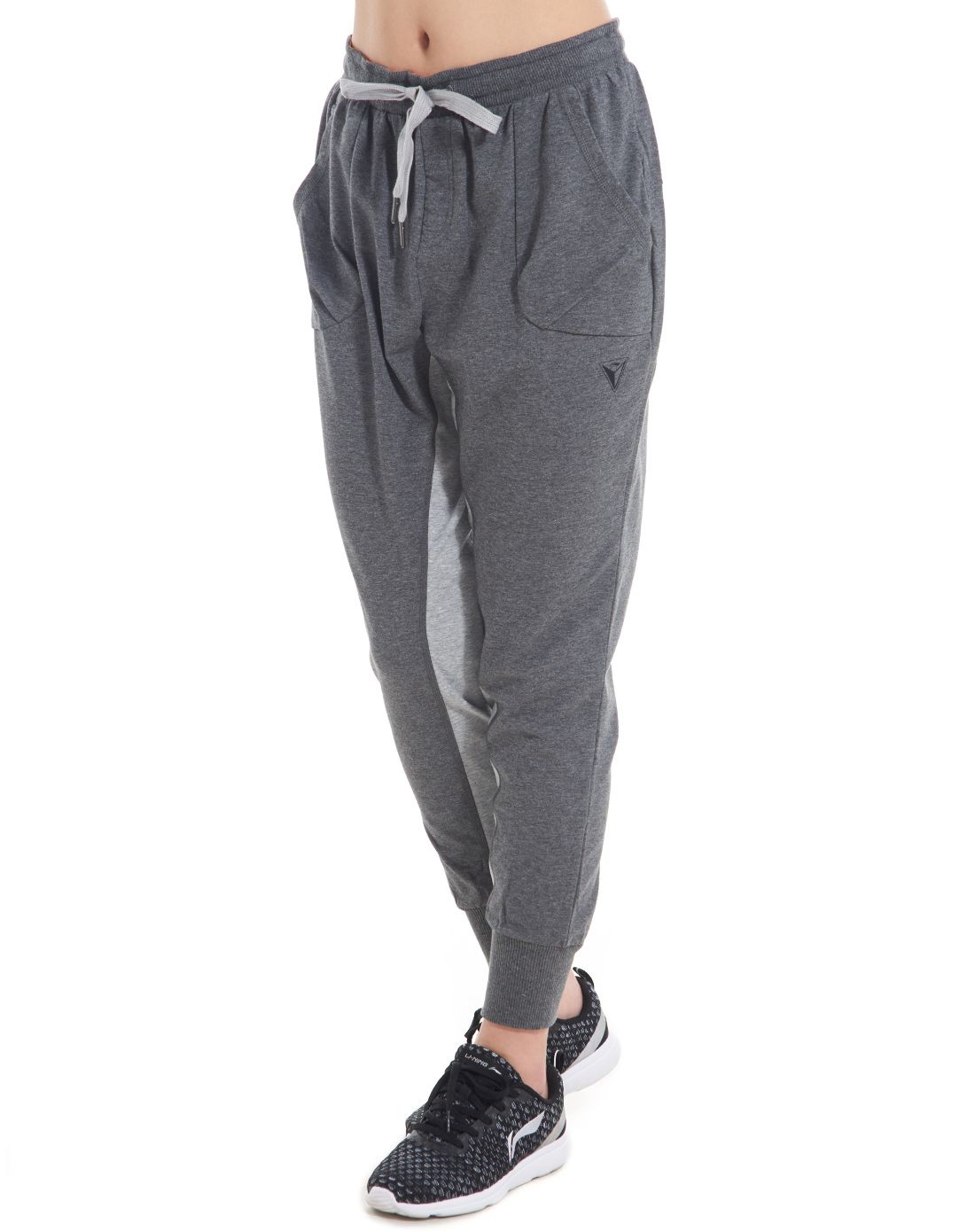 女款深花灰卫裤 简约舒适