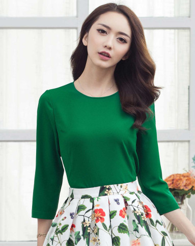 青春绿休闲时尚风圆领遮挡赘肉短七分袖上衣