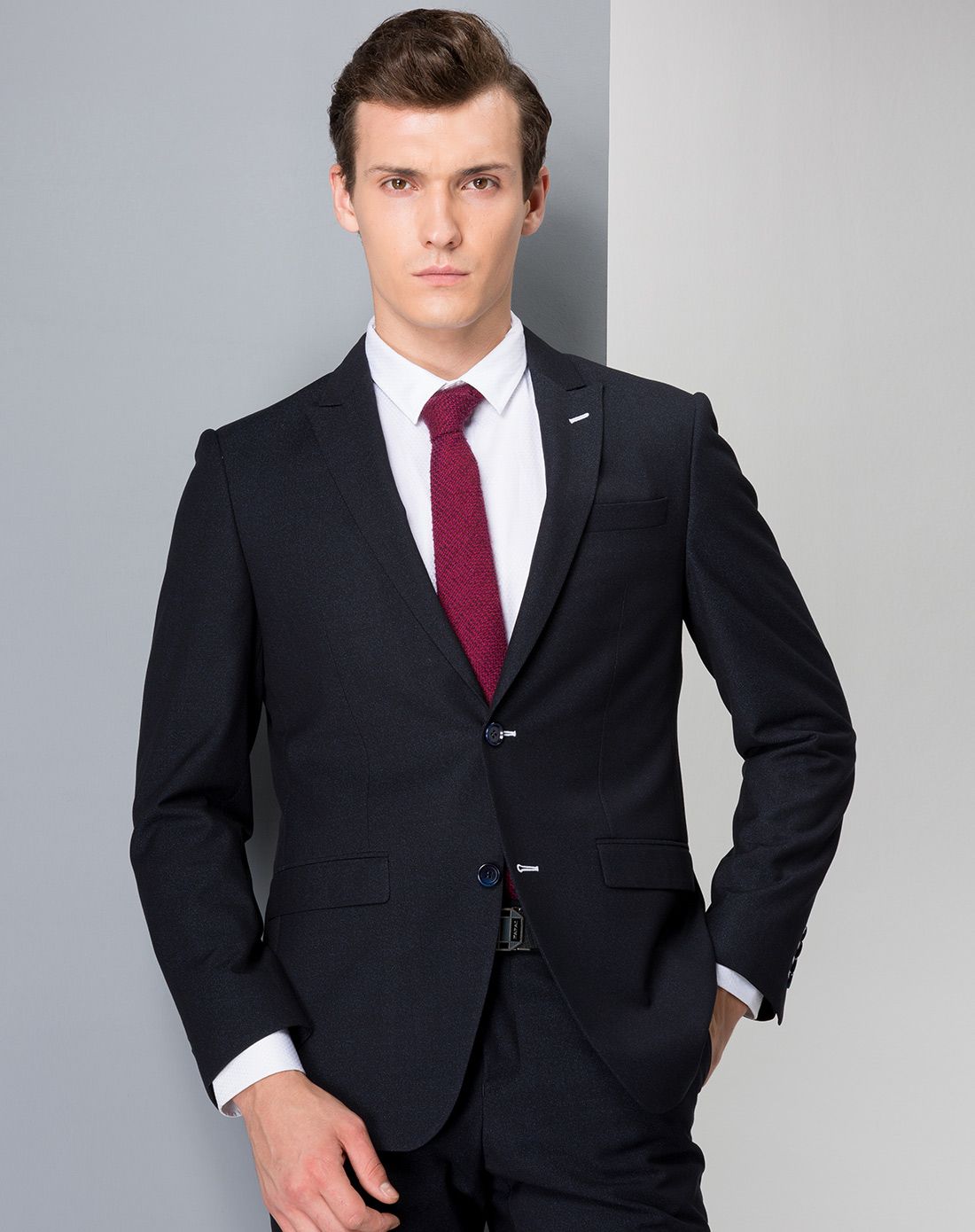 经典舒适藏黑色商务西服上衣