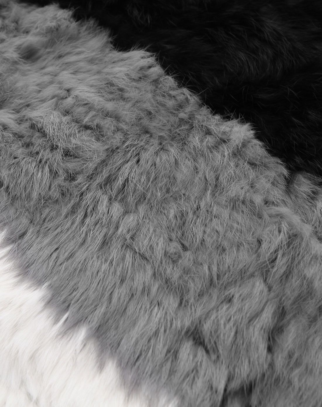 黑灰条纹皮草皮衣