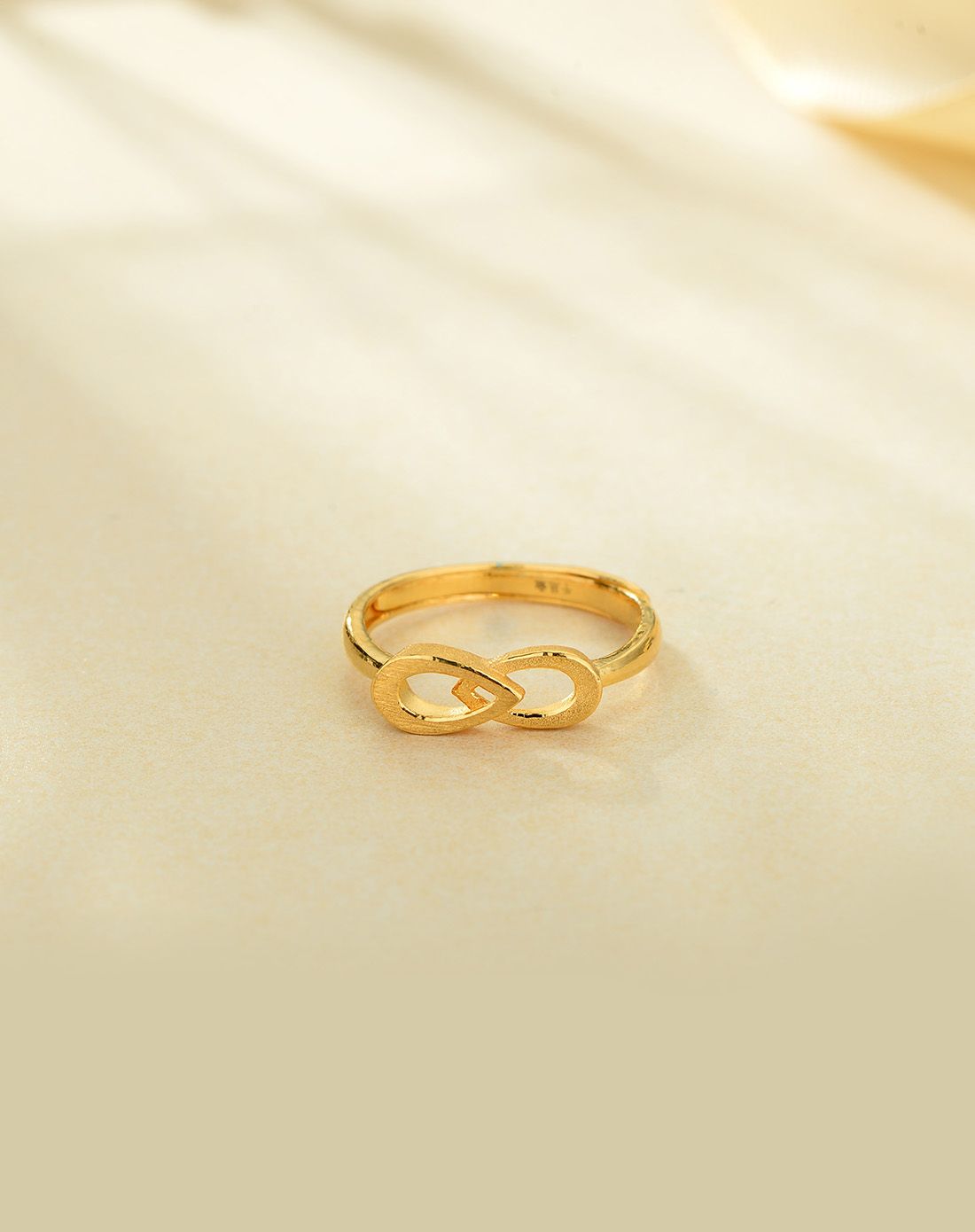 黄金 环环相扣戒指