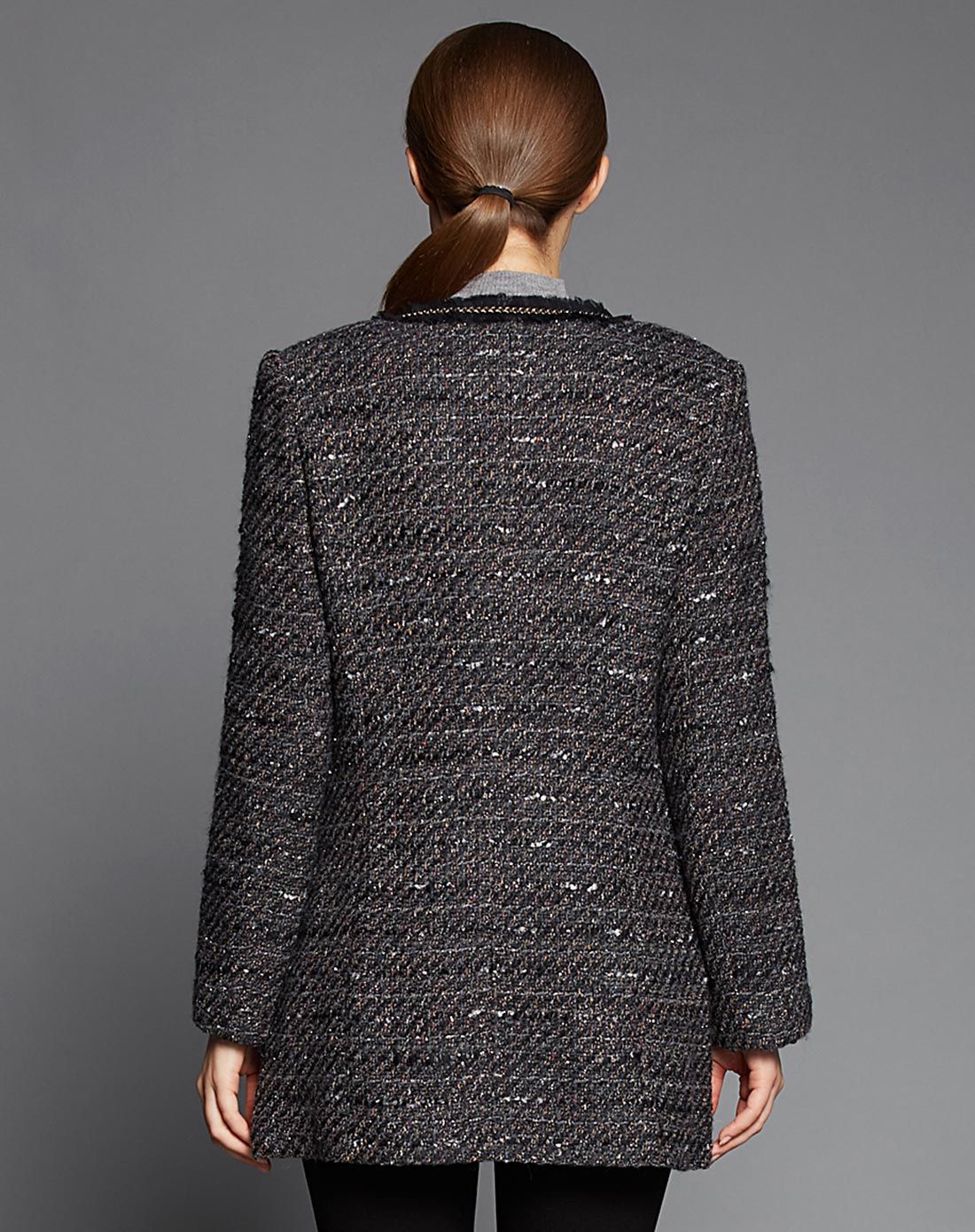 黑色粗花呢中长款香奈儿大衣