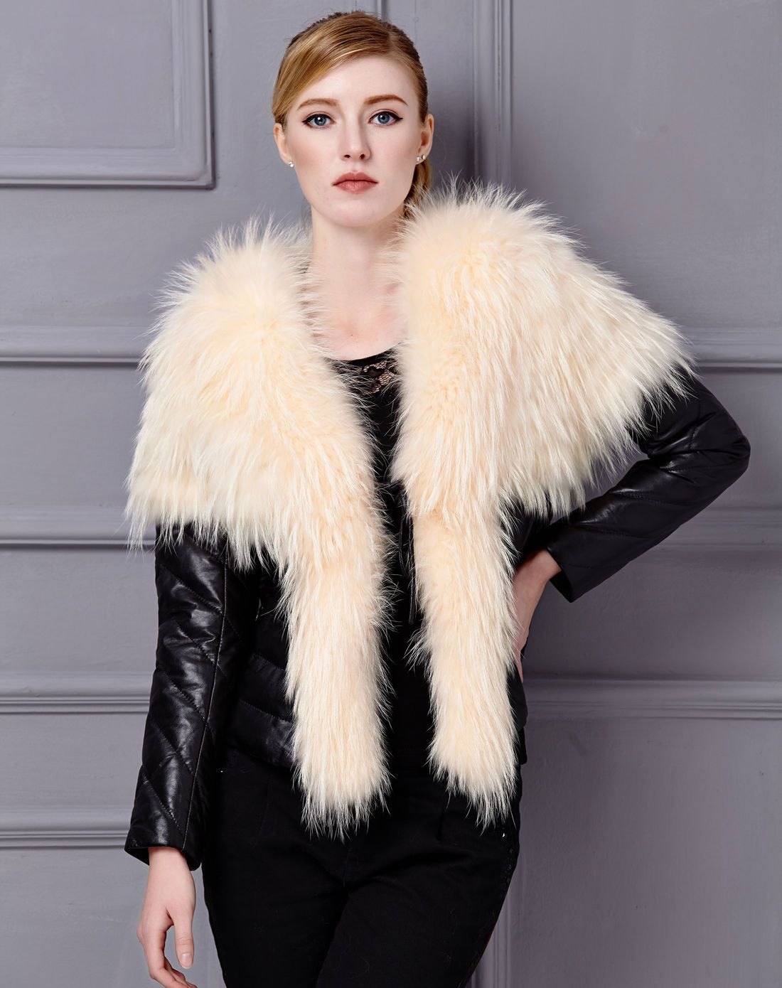 女款黑米色貉子毛领绵羊皮夹棉外套