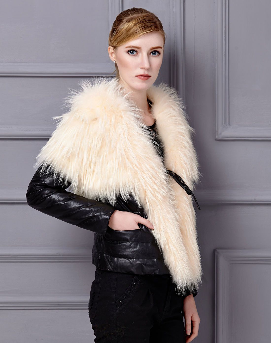 女款黑米色貉子毛领绵羊皮夹棉外套