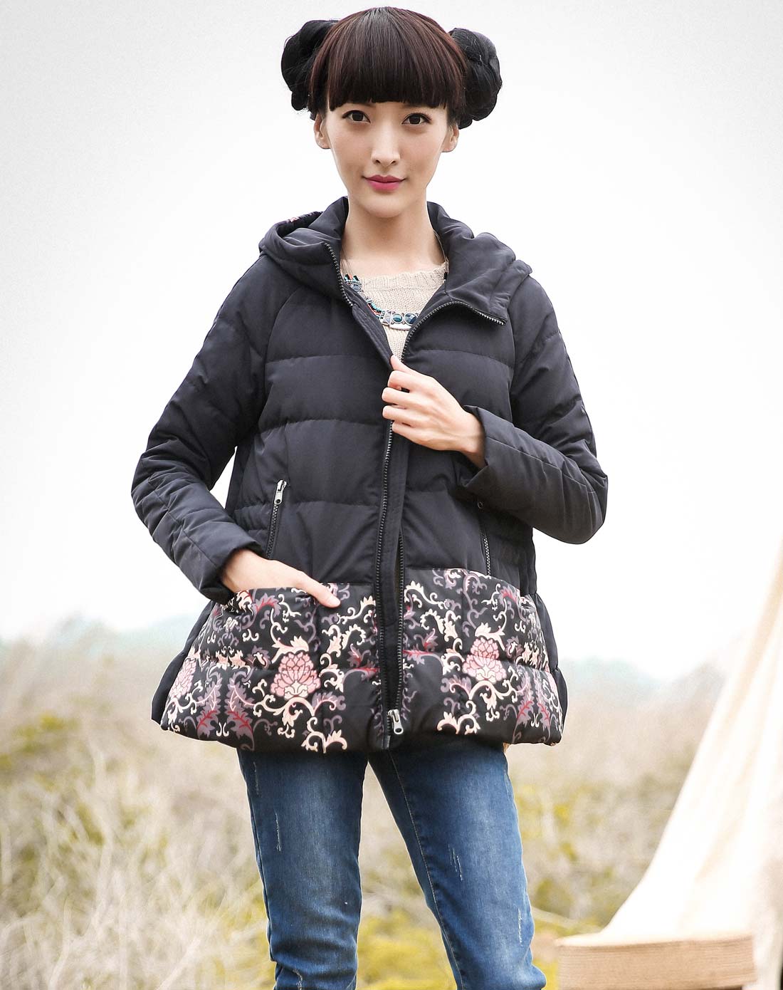 裂帛 黑色印花连帽短款羽绒服