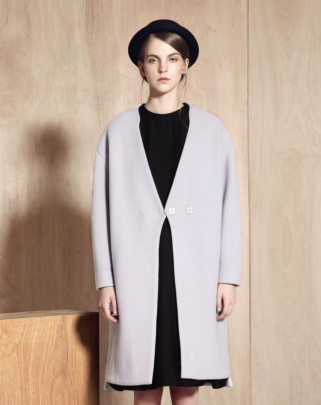 月白蓝v领一粒扣落肩袖大衣外套