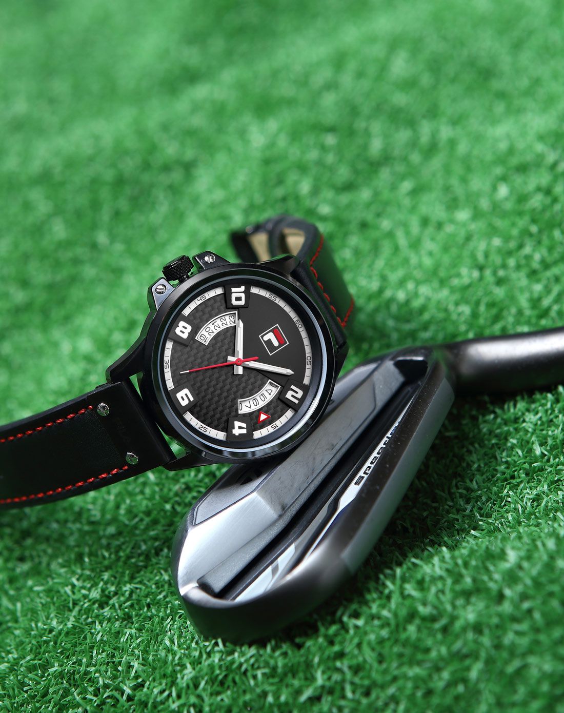 fila 轻质碳纤维撞色表盘石英男表