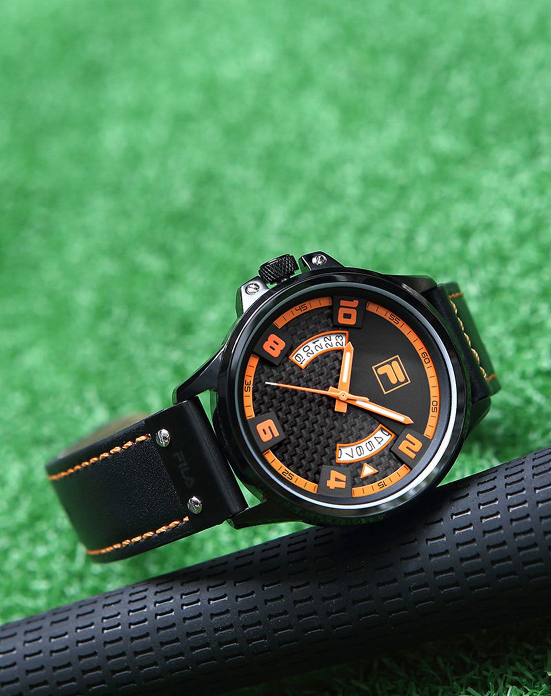 fila 轻质碳纤维撞色表盘石英男表