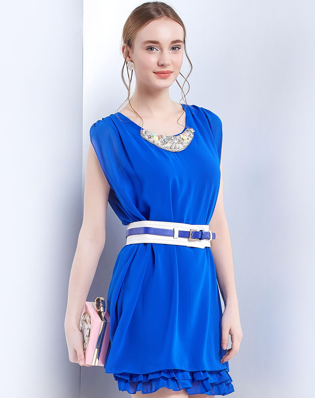 宝蓝色唯美连衣裙