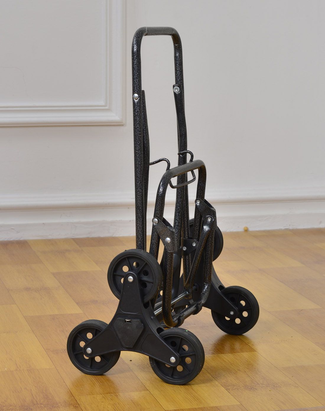 6轮购物车可折叠爬楼小推车 黑底梅花