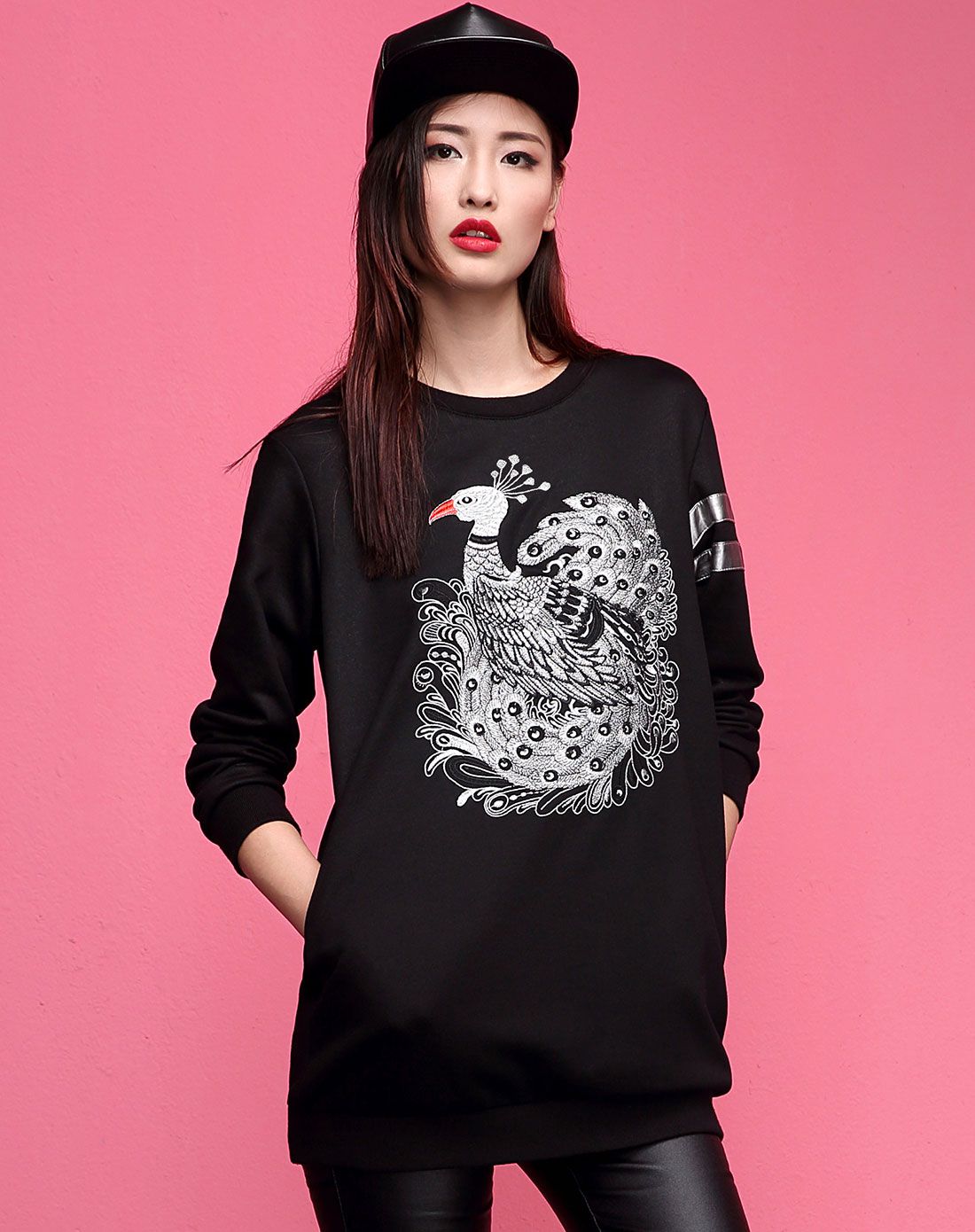 2016秋季孔雀刺绣女黑色长款上衣