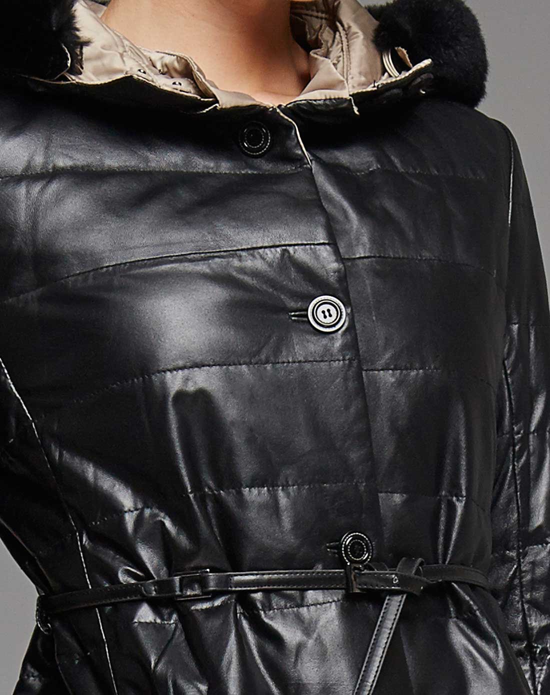 黑色兔毛带帽领双面穿绵羊皮羽绒服