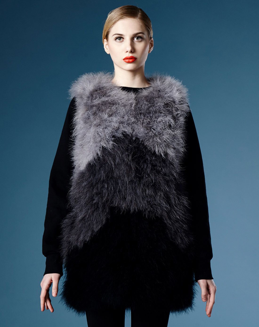 女款渐变黑灰色圆领鸵鸟毛皮草马甲