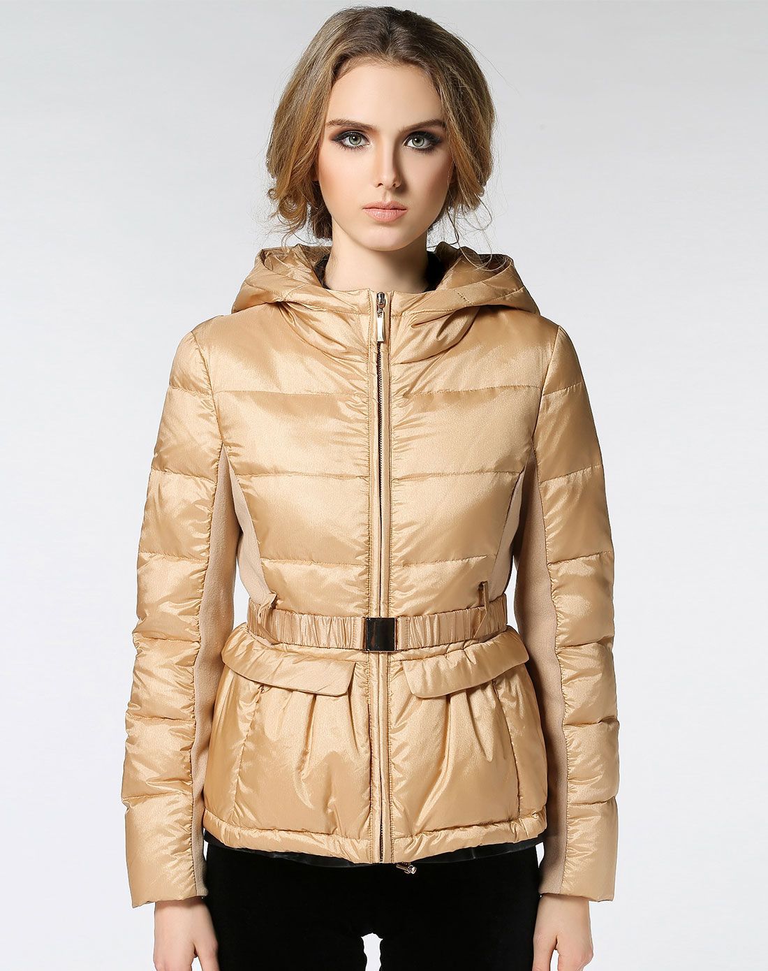 驼色简约大方束腰短款羽绒服