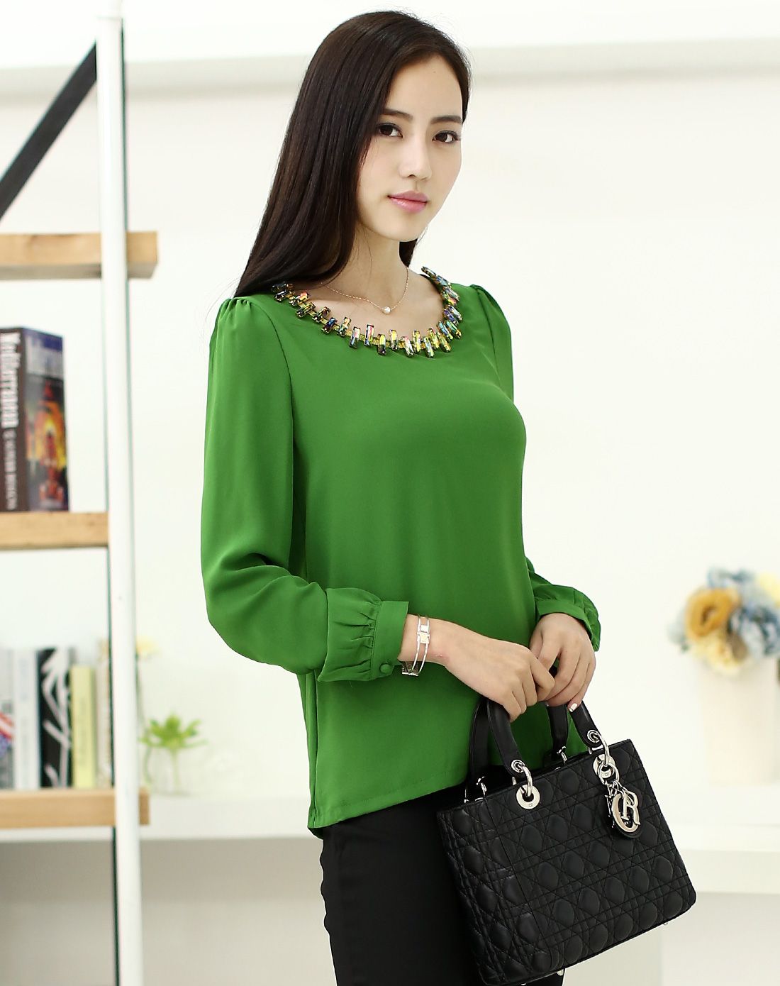 绿色领口时尚装饰长袖雪纺衫