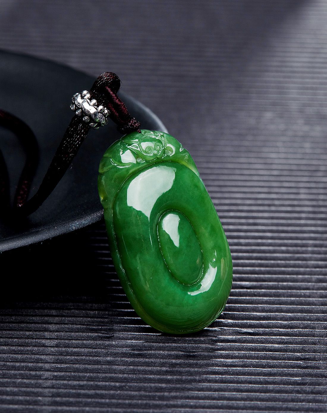 优悦生活uve翡翠玉石专场uve 天然和田碧玉阳绿老料福在眼前吊坠u