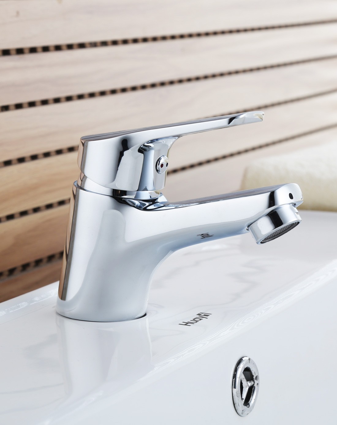 华艺卫浴简约全铜冷热面盆龙头