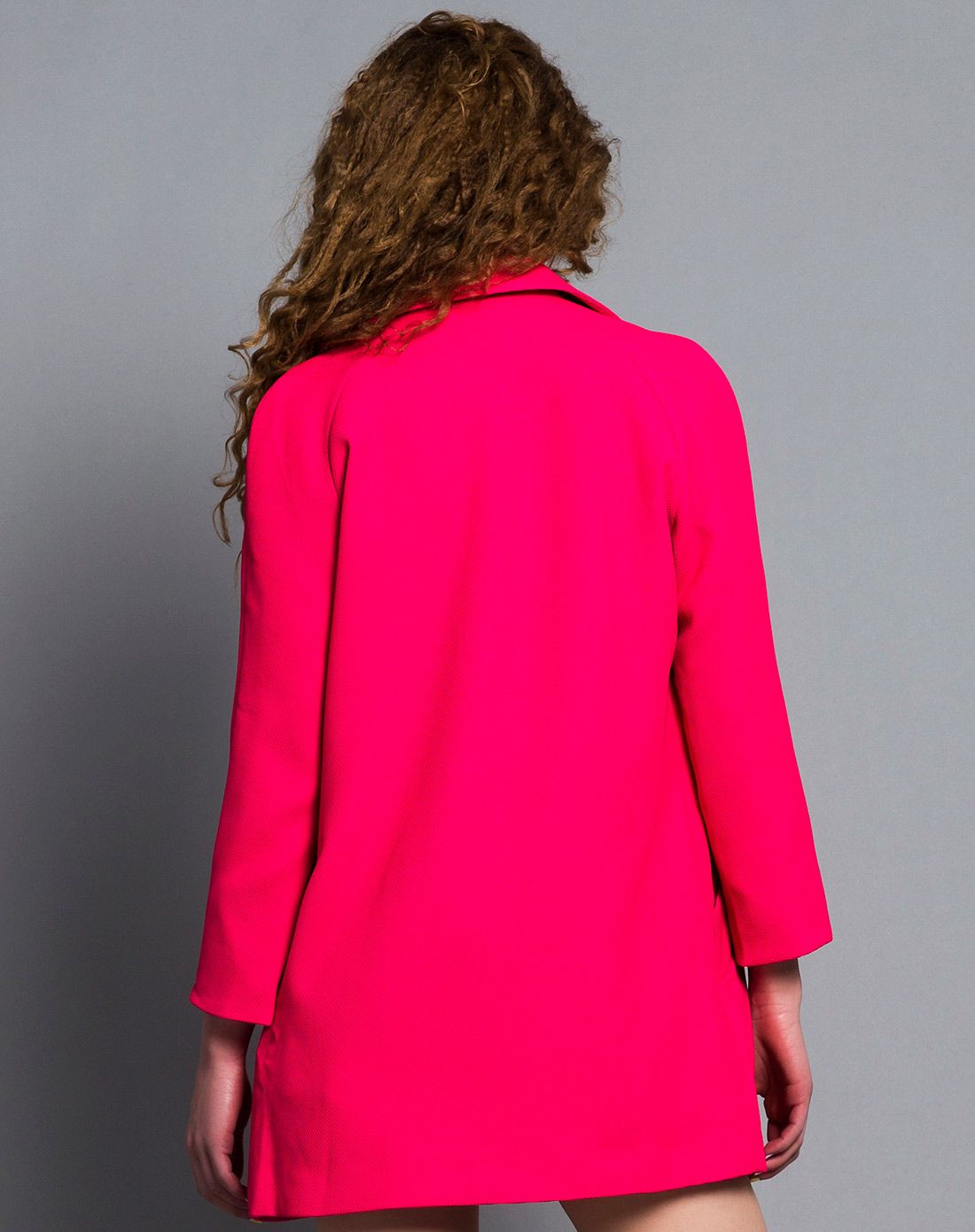 樱桃红色时尚休闲风衣