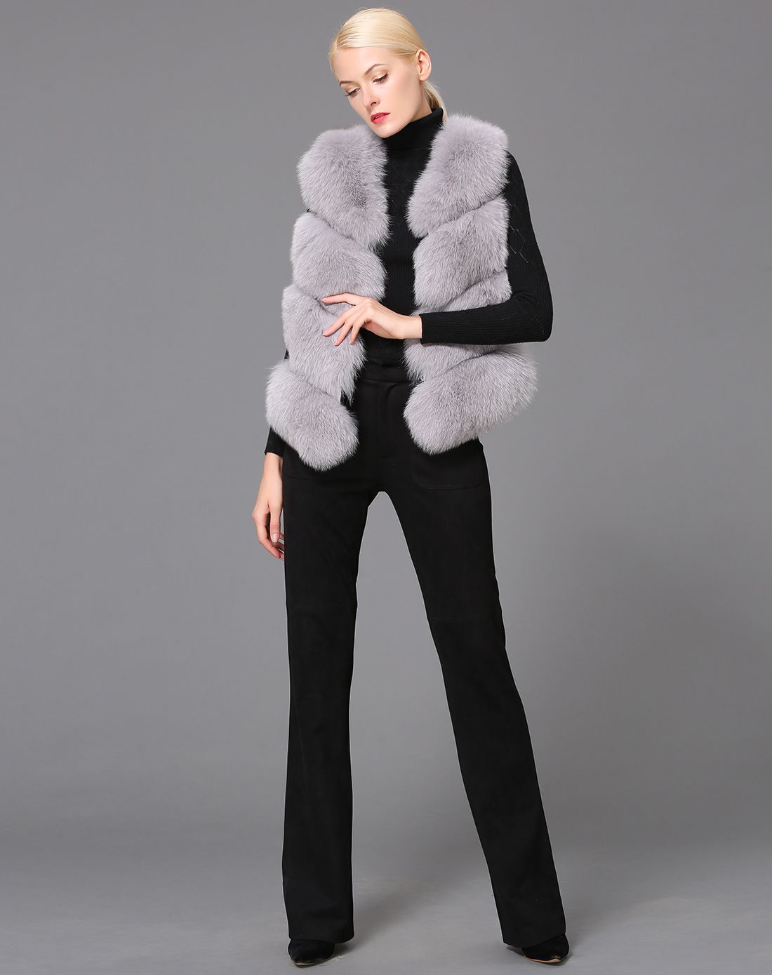 浅灰色狐狸毛皮草马甲