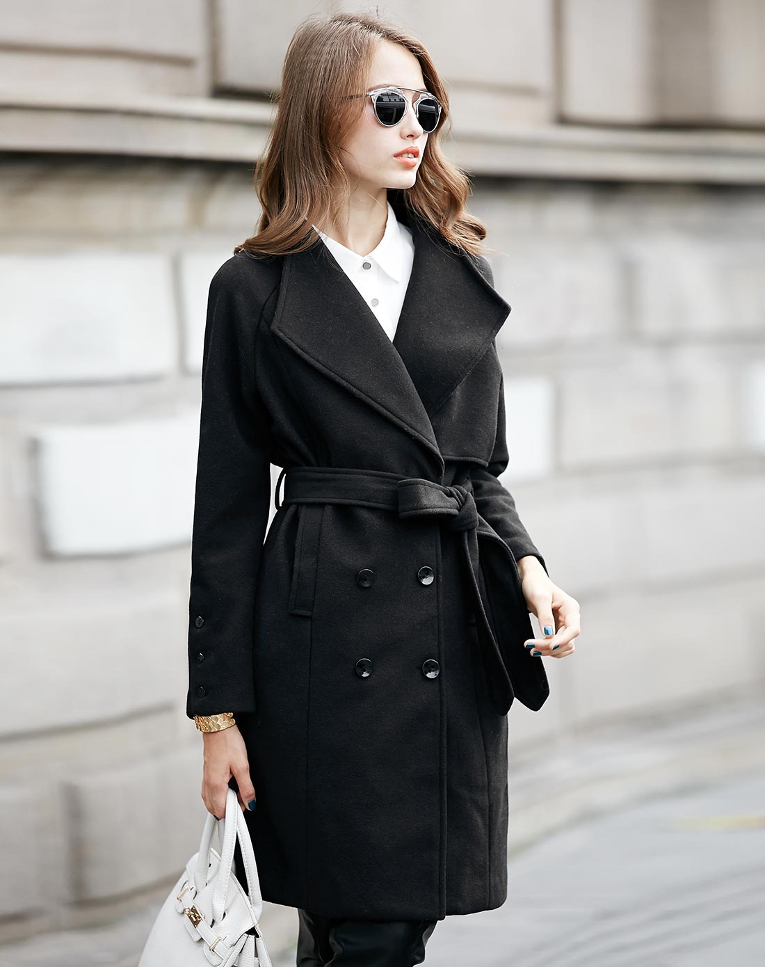 女式黑色呢大衣
