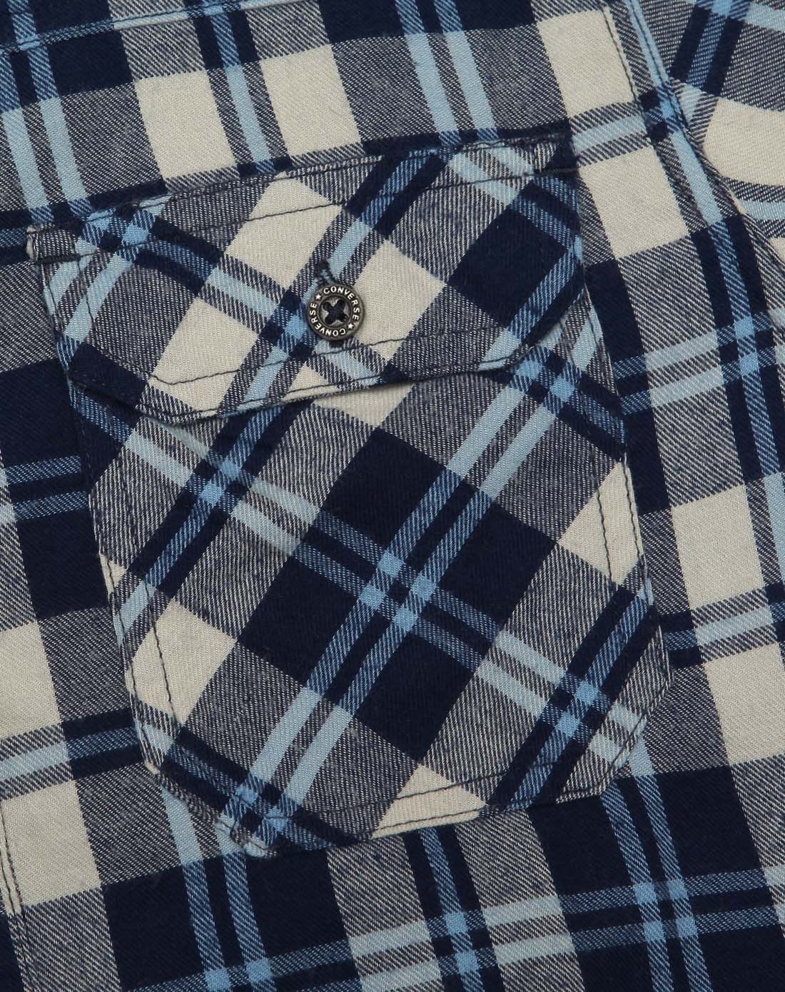 男大童铁蓝色衬衣