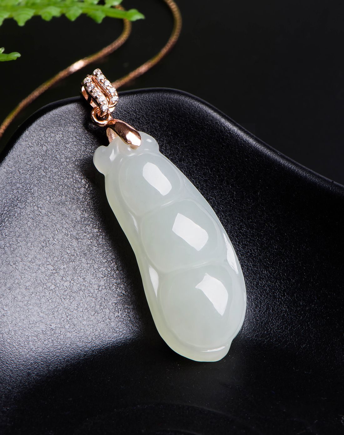 紫气东来 925银镶天然和田白玉四季平安豆吊坠