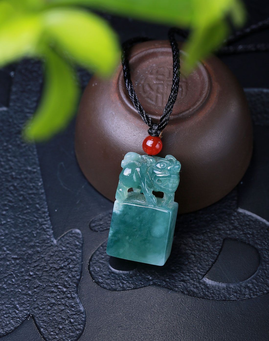 > a货翡翠冰种印章吊坠