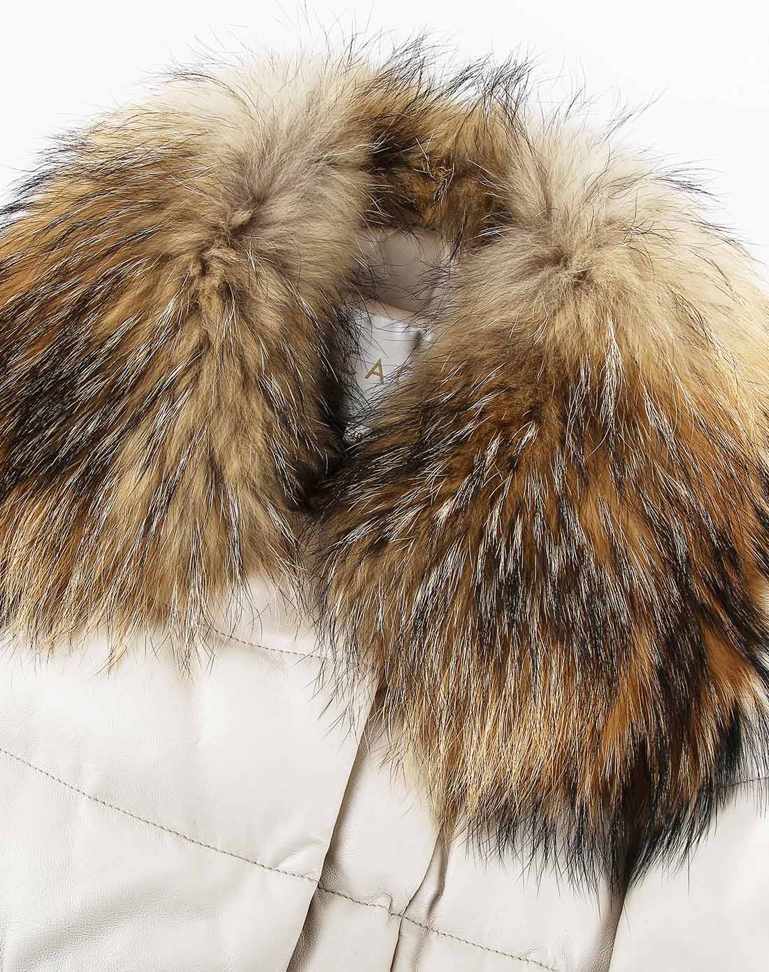 白色貉子毛领七分袖插袋羽绒羊皮皮衣