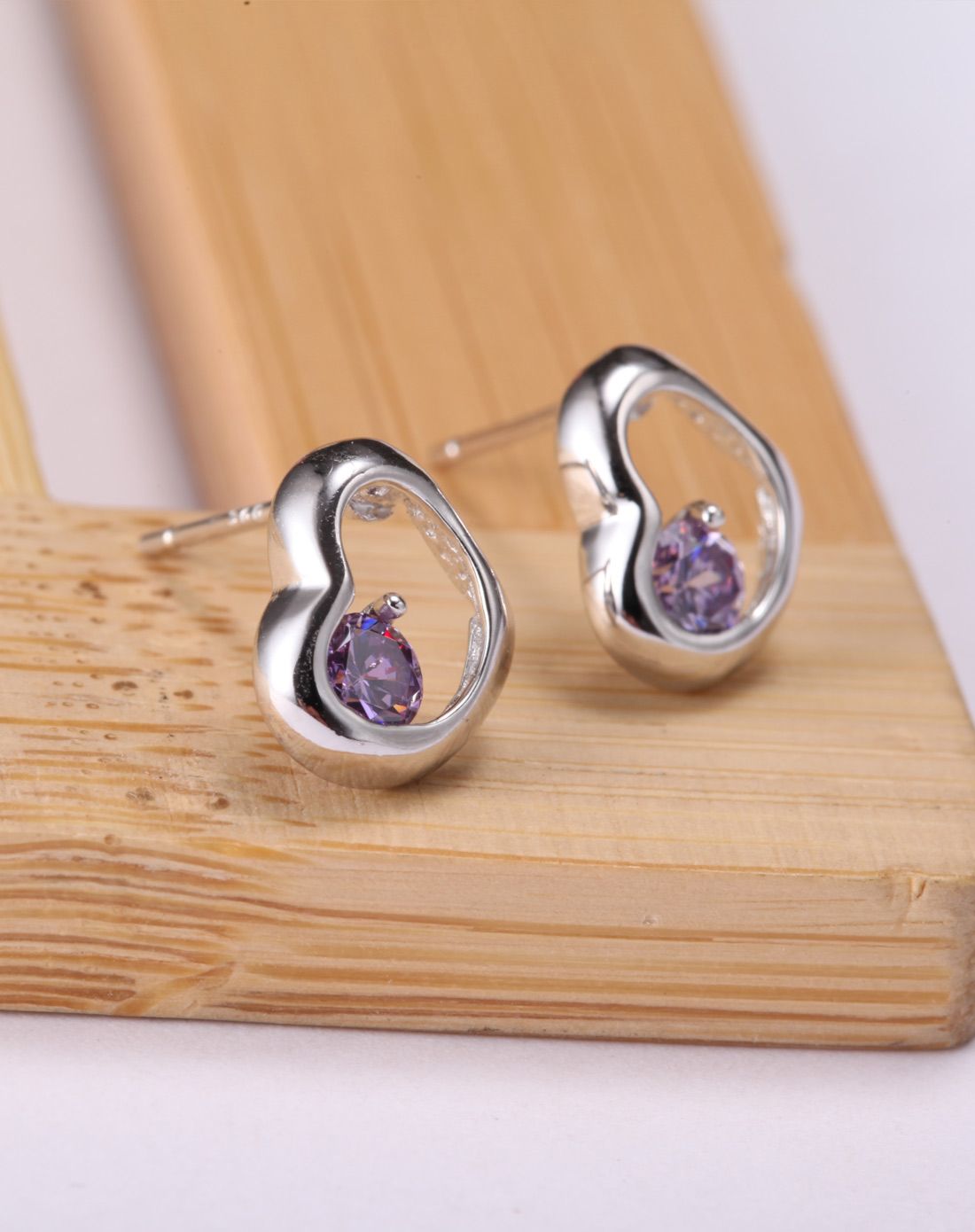 唯一winy饰品专场 s925纯银镶嵌紫色水晶耳钉 耳语