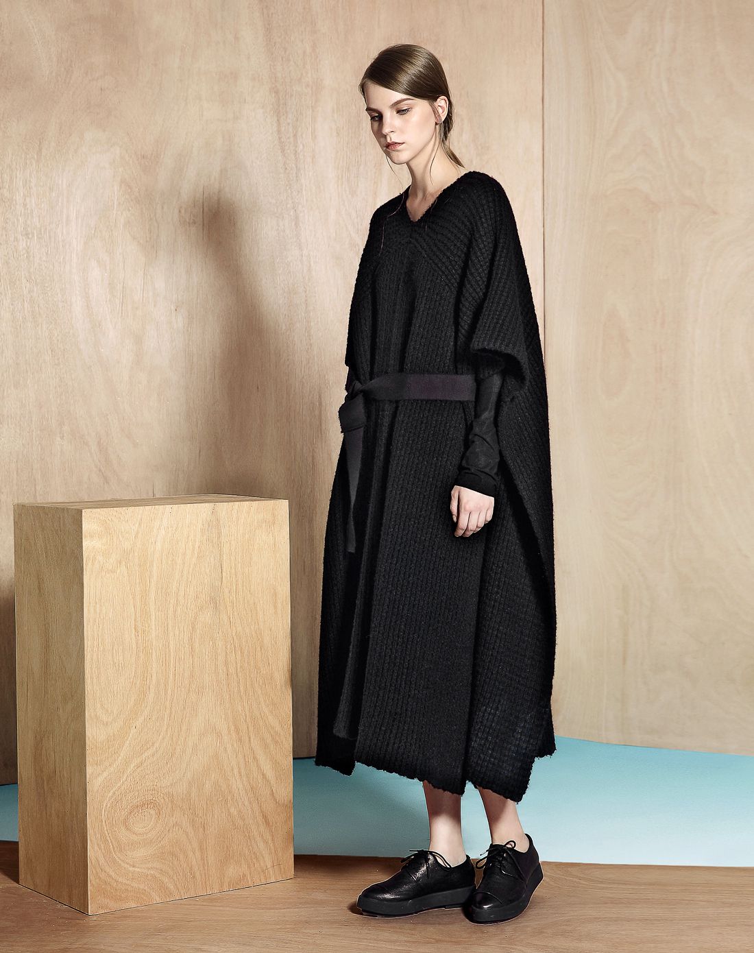 个性设计感羊毛混纺针织披肩