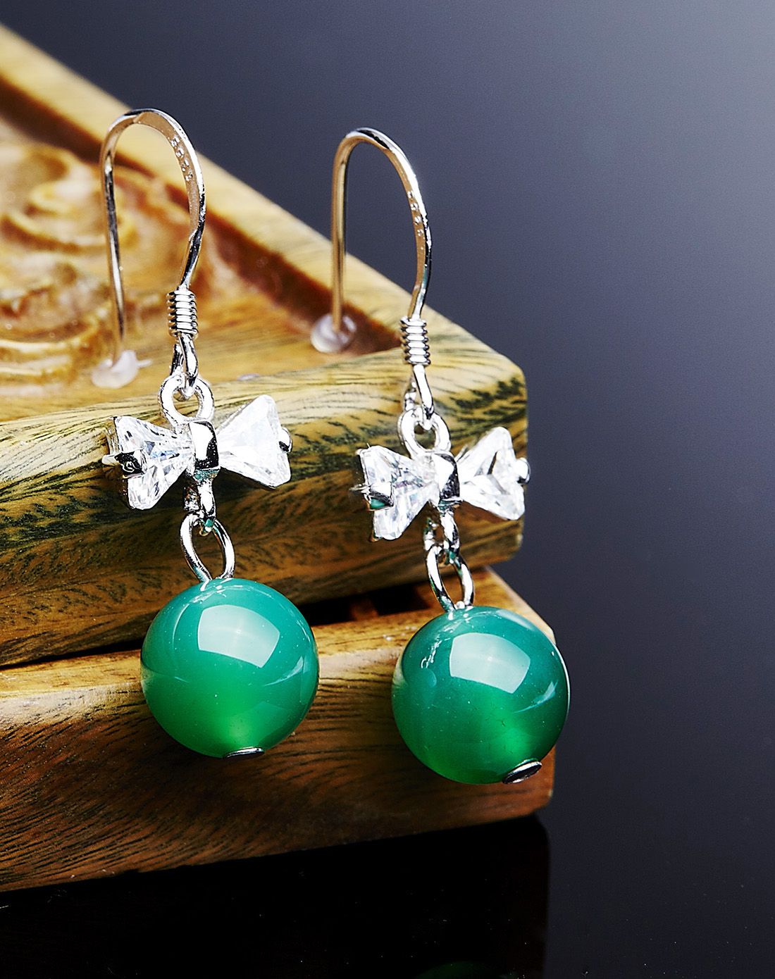 uve s925银镶绿玉髓耳环