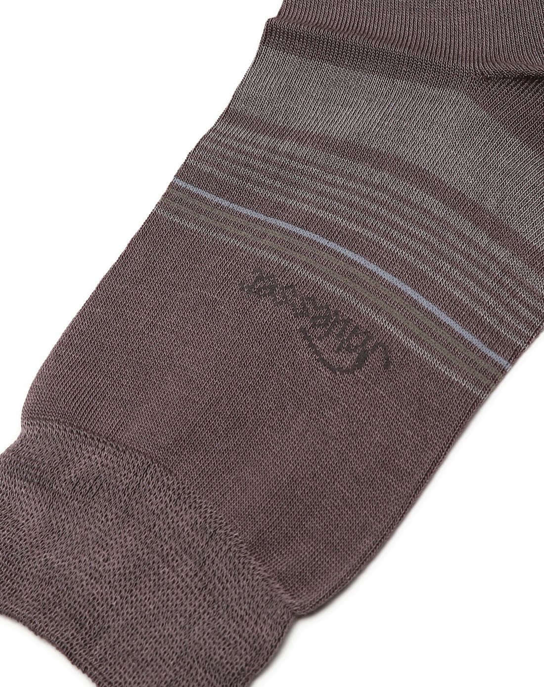 男款咖啡色透气舒适袜子