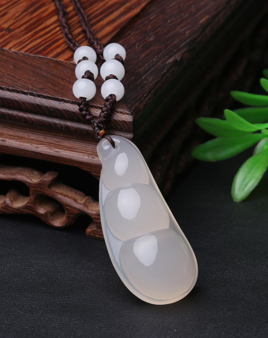 白玉髓豆角吊坠