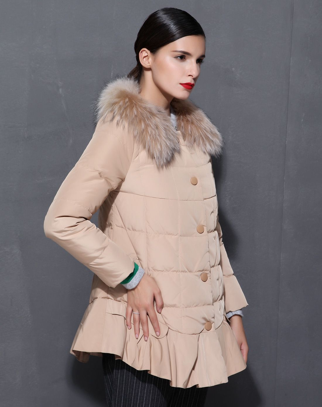 女装摩卡驼褶皱下摆羽绒服