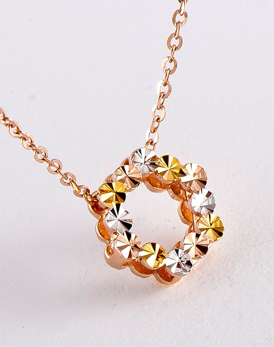 梵迪 花簇 18k金坠链-限量买赠马卡龙首饰盒