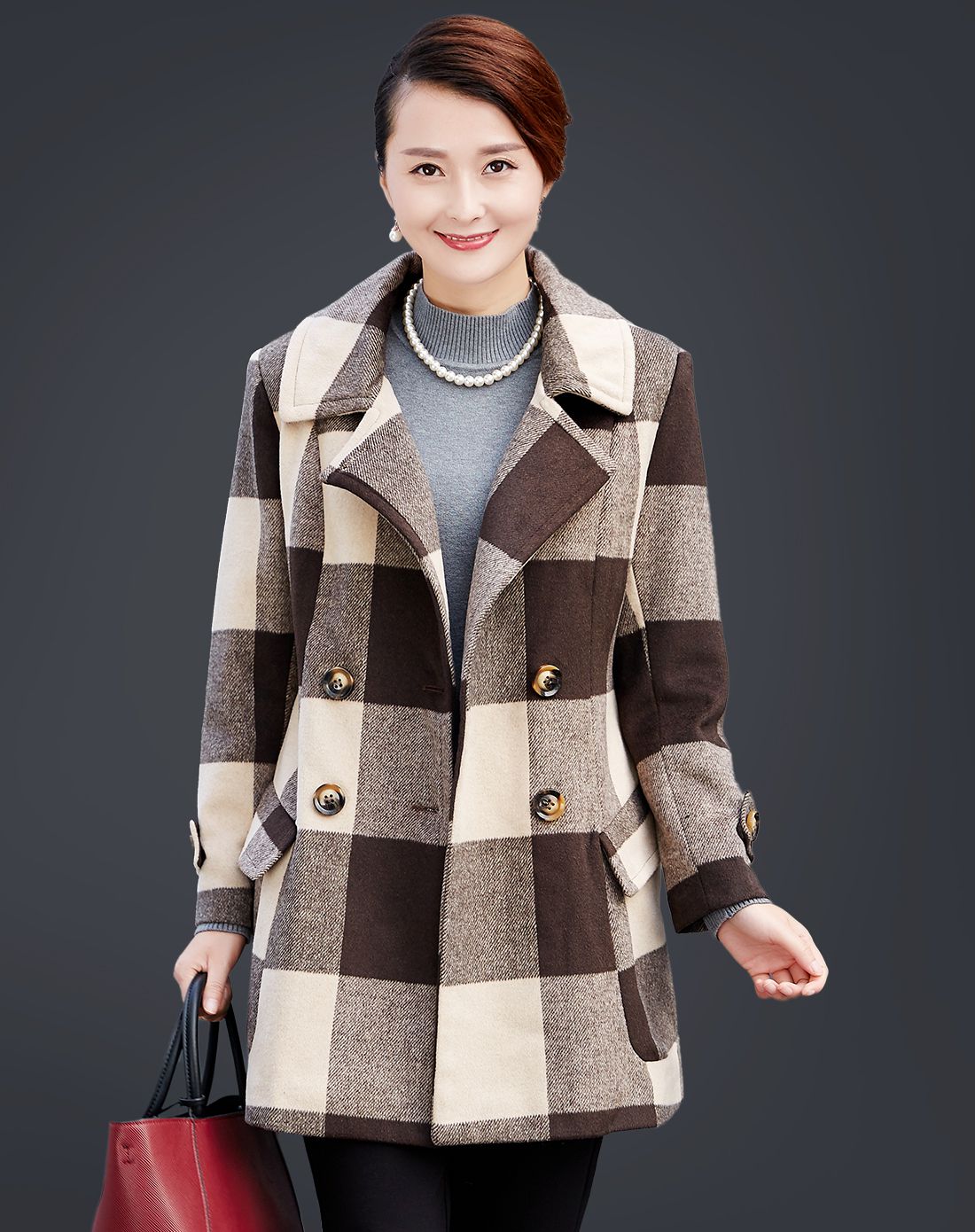 咖啡色双排扣风衣